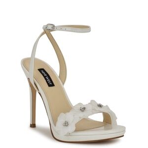 NWT Nine West White Floral Heels